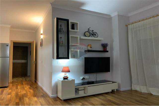 Tirane, jepet me qera apartament 2+1+BLK Kati 3, 100 m² 650 Euro (Rruga Panorama)