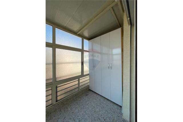 Tirane, jepet me qera apartament 2+1+BLK Kati 4, 85 m² 300 Euro (Te fresku)