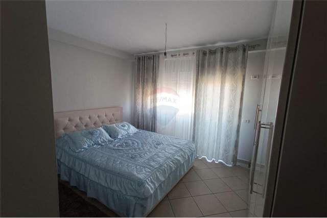 Tirane, jepet me qera apartament 3+1+BLK Kati 6, 120 m² 600 Euro (Rruga Kavajes)