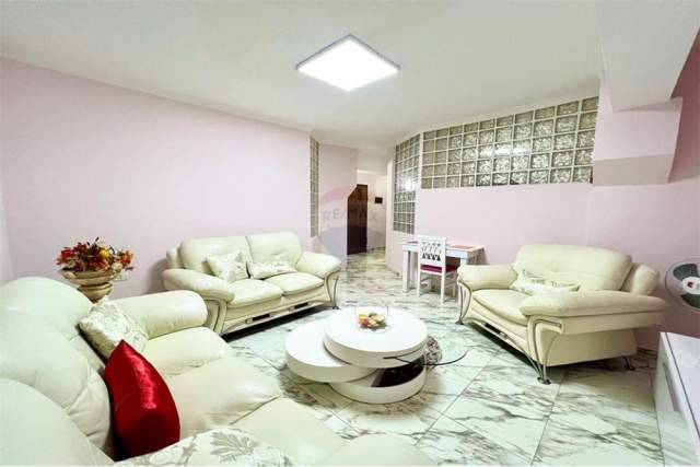 Tirane, jepet me qera apartament 1+1 Kati 1, 60 m² 400 Euro (Margarita Tutulani)