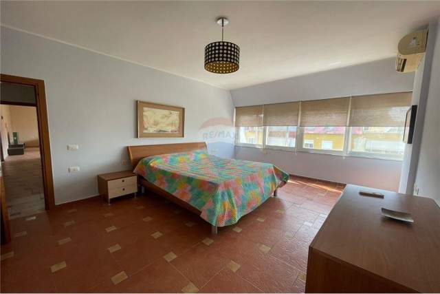 Tirane, jepet me qera apartament 2+1+BLK Kati 7, 130 m² 550 Euro (Liqeni Artificial)