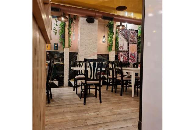 Tirane, jepet me qera bar-resorant Kati 0, 146 m² 3.500 Euro (Rruga Kavajes)