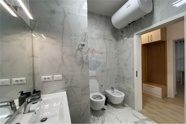 Tirane, jepet me qera apartament 2+1+BLK Kati 4, 80 m² 550 Euro (Kompleksi Kontakt)