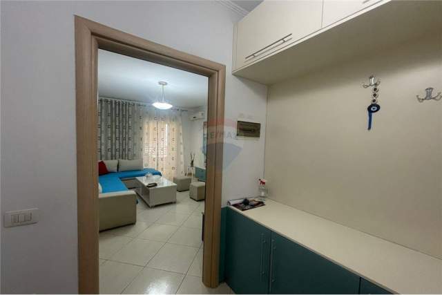 Tirane, jepet me qera apartament 2+1+BLK Kati 7, 110 m² 500 Euro (Don Bosko)