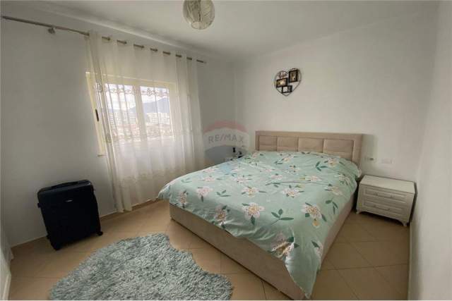 Tirane, jepet me qera apartament 2+1+BLK Kati 5, 82 m² 450 Euro (Fusha Aviacionit)