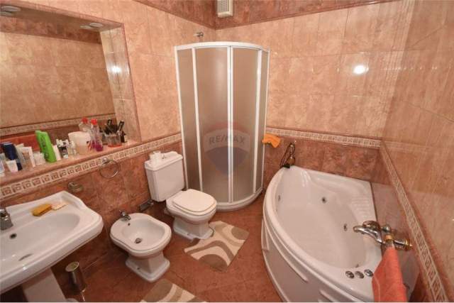 Tirane, jepet me qera apartament 2+1+BLK Kati 8, 125 m² 850 Euro (Dervish Hima)