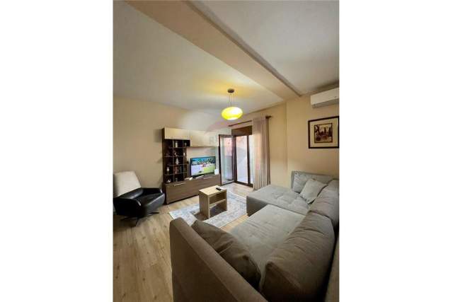 Tirane, jepet me qera apartament 1+1+BLK Kati 9, 78 m² 700 Euro (Myslym Shyri)