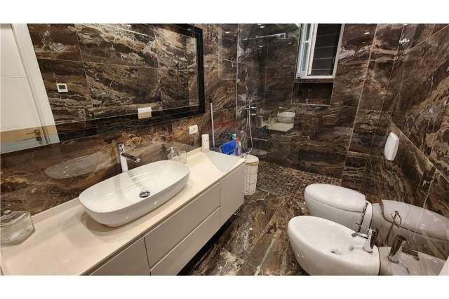Tirane, jepet me qera apartament 2+1+BLK Kati 2, 108 m² 900 Euro (Kopeshti Botanik)