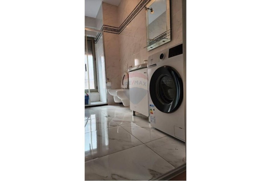 Shqiperi, jepet me qera apartament 2+1+Ballkon Kati 6, 130 m² 800 € (RRUGA E KAVAJES,DELIJORGJ)