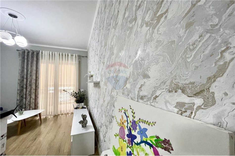 Tirane, jepet me qera apartament 1+1 Kati 5, 73 m² 800 € (Kompleksi Delijorgj)