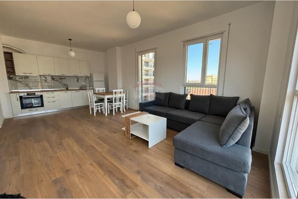 Tirane, jepet me qera apartament 2+1+Ballkon Kati 3, 85 m² 800 € (don bosko)