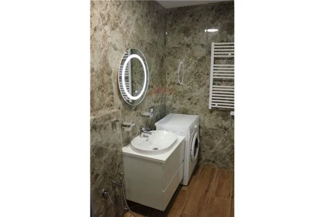 Tirane, jepet me qera apartament 2+1 Kati 5, 85 m² 700 Euro