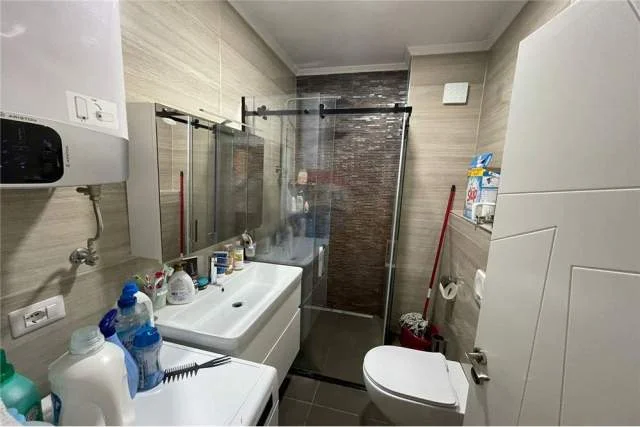Tirane, jepet me qera apartament 2+1+BLK Kati 2, 102 m² 1.200 Euro (Rruga e Dibrës - Shkolla Partizani, Shqipëri)