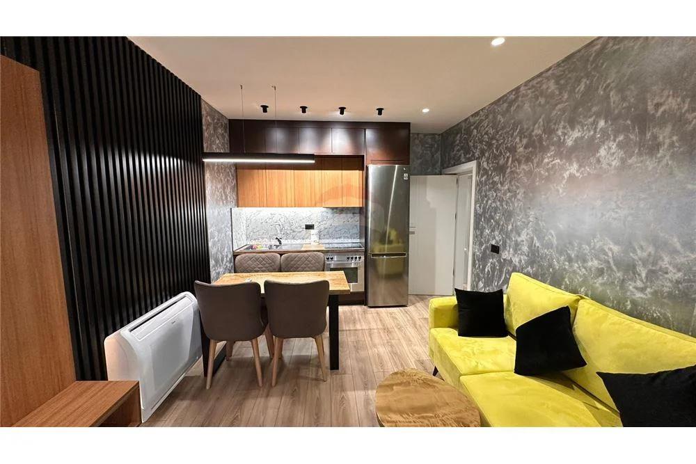 Tirane, jepet me qera apartament 2+1+BLK Kati 2, 94 m² 850 Euro (rruga kavajs)