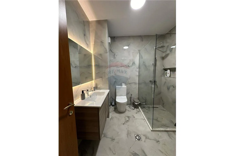 Tirane, jepet me qera apartament 2+1+BLK Kati 7, 111 m² 1.000 Euro (rruga elbasanit)