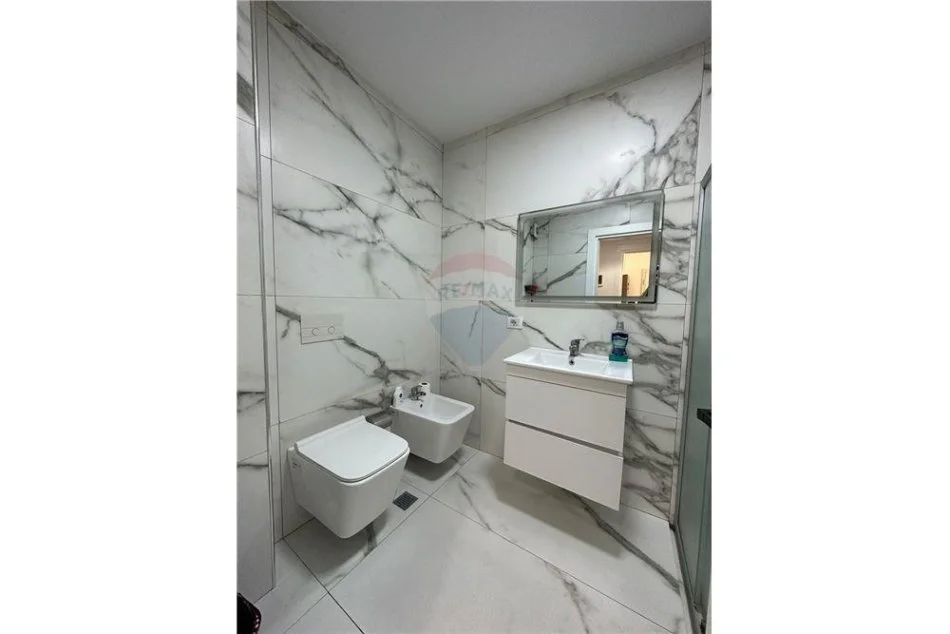 Apartament 2+1 me qira te Keshi, Komuna e Parisit