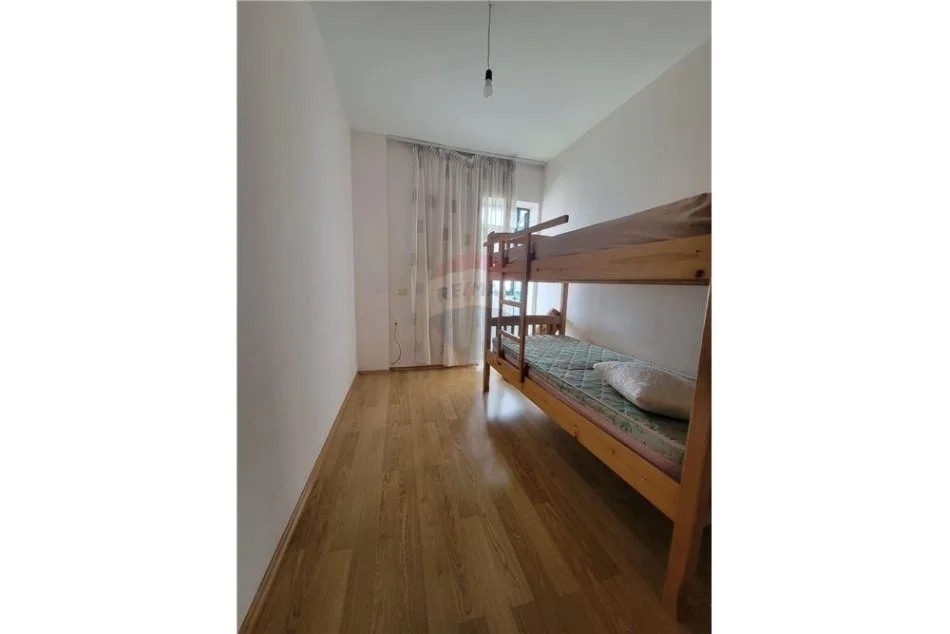 Jepet me qera Apartament 3+1+2 te Fresku, tek Restorant Fresku