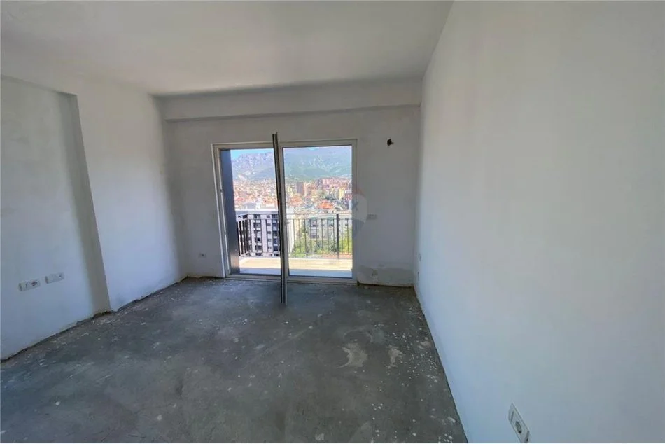 SHITET APARTAMENT 2+1+2 PRANE EMERALD CENTER !