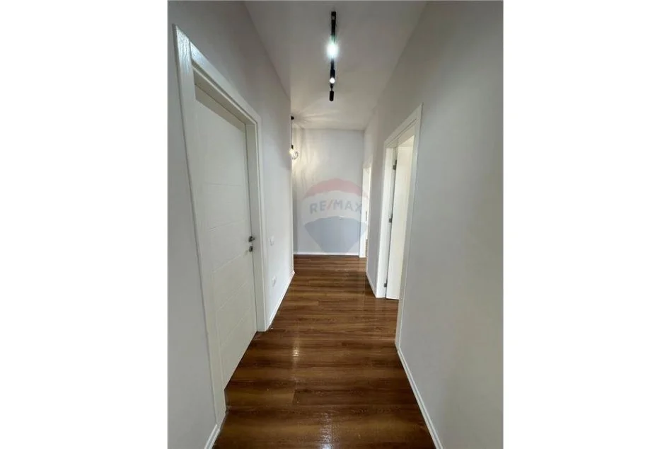 Tirane, shitet apartament 2+1 Kati 1, 105 m² 175,000 € (Xhamlliku - Porcelan - Xhamlliku, Shqipëri)