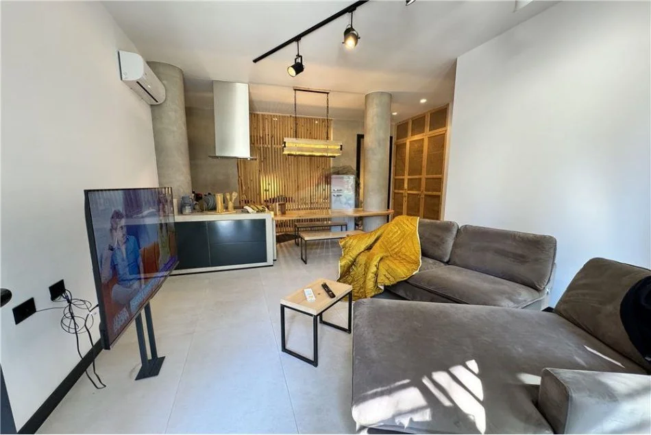 Durres, shitet apartament 2+1 Kati 1, 73 m² 250.000 € (Qerret)