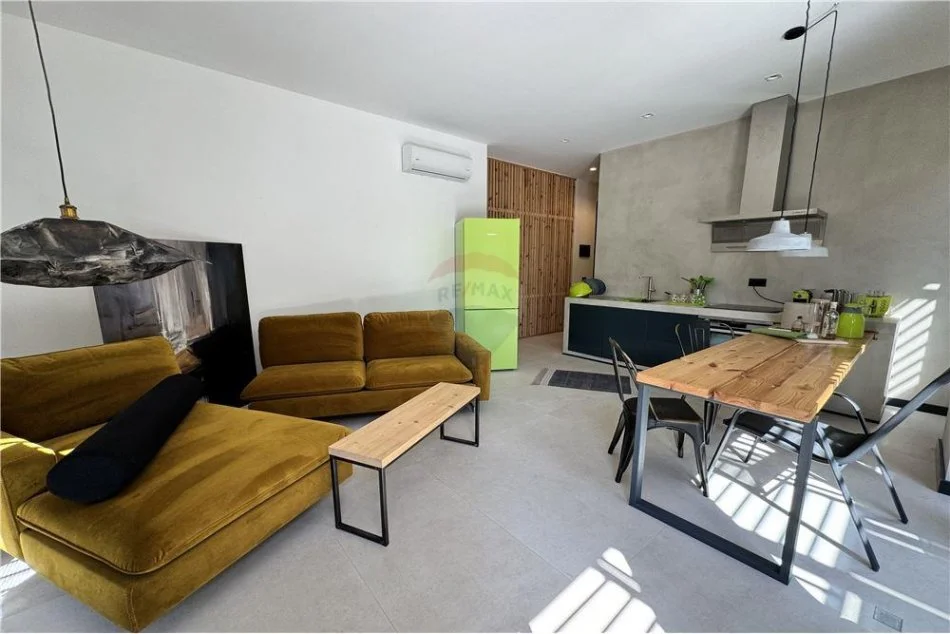 Durres, shitet 1+1 Kati 1, 61 m² 180.000 € (Qerret)