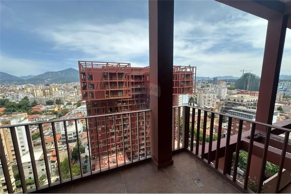 Tirane, jepet me qera apartament 3+1 Kati 15, 114 m² 1.200 € (Rruga e Kavajes)