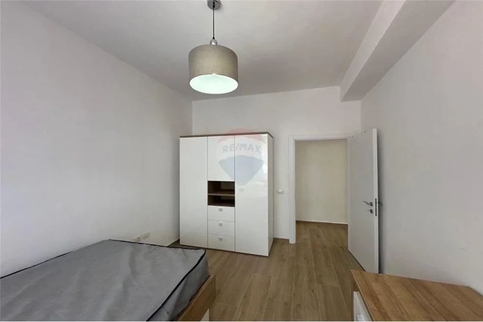 Tirane, jepet me qera apartament 3+1+Ballkon Kati 3, 122 m² 800 € (Kodra e Diellit)