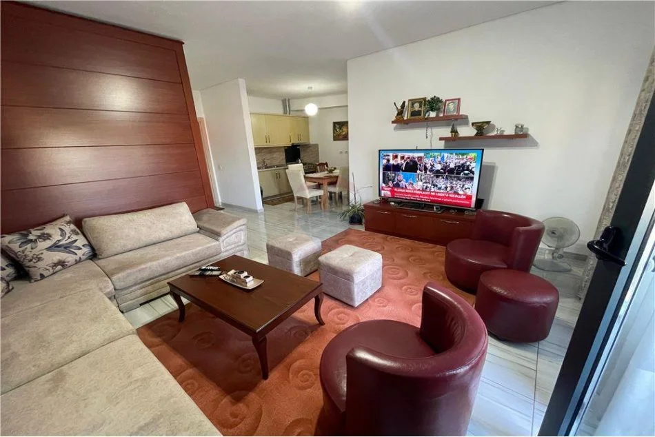 Tirane, shitet 1+1+Ballkon Kati 3, 79 m² 129.000 € (Konferenca e Pezes)