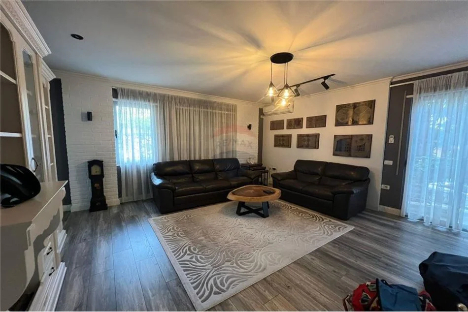 Tirane, jepet me qera 1+1 Kati 2, 70 m² 550 € (Rruga Peti - Tirana e Re - Liqeni i Tiranës, Shqipëri)