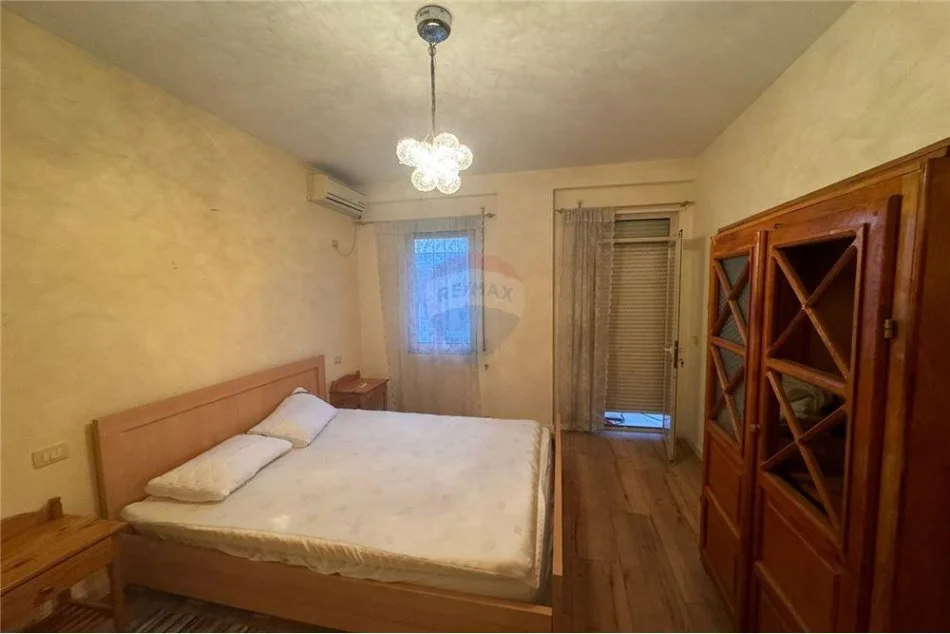 Tirane, jepet me qera apartament 1+1 Kati 2, 65 m² 450 € (Rruga Peti - Liqeni i Thatë)