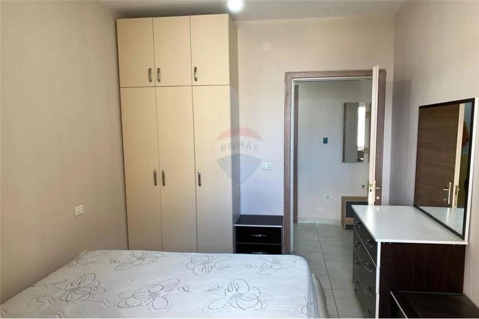 Tirane, jepet me qera apartament 1+1+Ballkon Kati 7, 50 m² 430 € (Rruga Sokrat Miho - Kompleksi Fratari - Astir, Shqipëri)