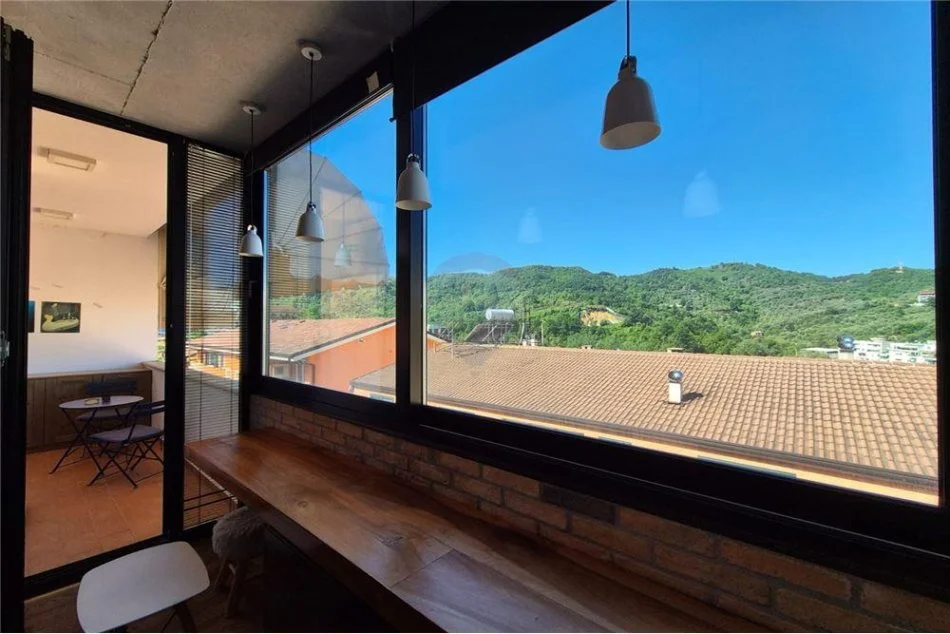 Tirane, jepet me qera apartament 1+1+Aneks+Ballkon Kati 4, 65 m² 550 € (Rruga Hamdi Garunja -)