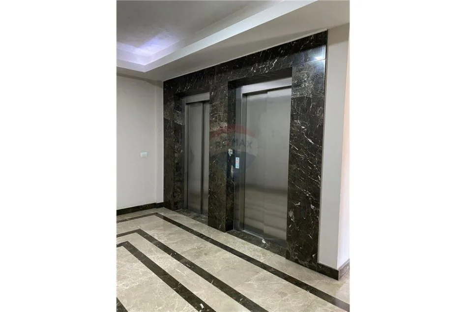 Tirane, jepet me qera apartament 3+1 Kati 2, 115 m² 750 € (Myslym Shyri)