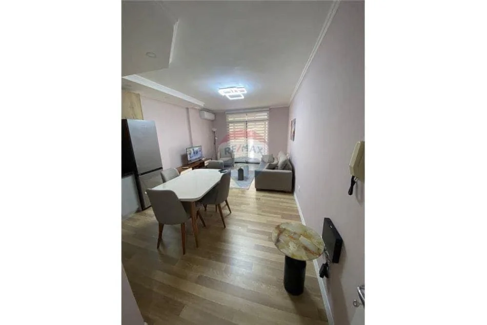 Tirane, jepet me qera apartament 1+1+Aneks+Ballkon Kati 6, 67 m² 600 € (RRUGA KAVAJES)