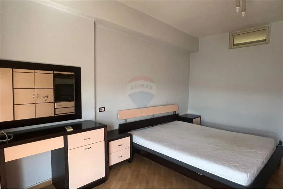 Shqiperi, jepet me qera apartament 2+1 Kati 7, 120 m² 550 € (Rruga Dhimitër Shuteriq - Komuna e parisit - Komuna e Parisit, Shqipëri)