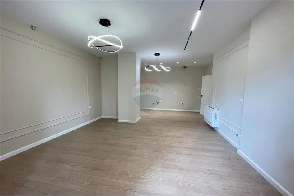 Tirane, shitet apartament 2+1 Kati 3, 103 m² 255.000 € (9 - kateshet - Qendër)