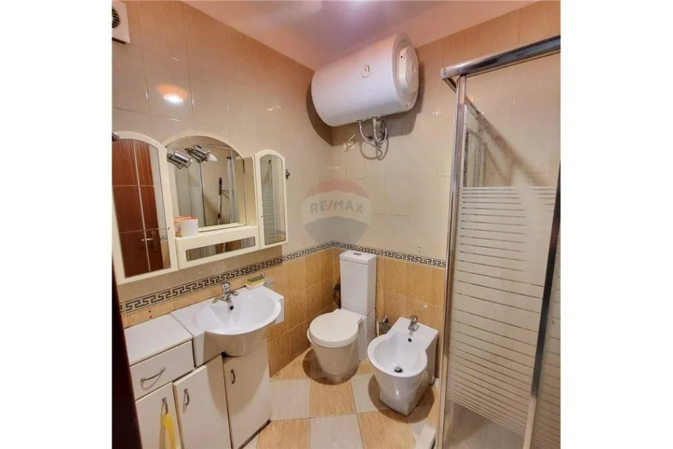 Tirane, jepet me qera apartament 2+1 Kati 8, 100 m² 650 € (Rruga e Kavajes - Qendër)