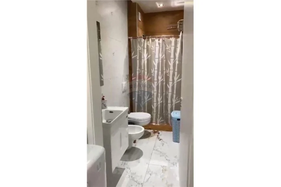 Tirane, jepet me qera apartament 2+1 , 80 m² 550 € (Rruga Dibres(prane Kompleksit Halili))