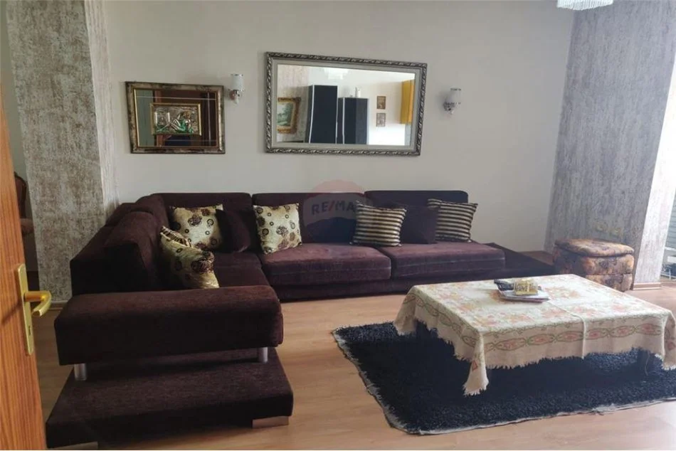 Tirane, jepet me qera apartament 1+1 Kati 9, 75 m² 450 € (21 dhjetori)