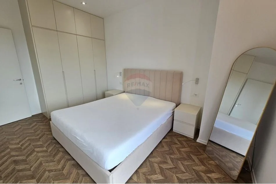 Tirane, jepet me qera apartament 1+1 Kati 3, 66 m² 900 € (Rruga e Kavajës)