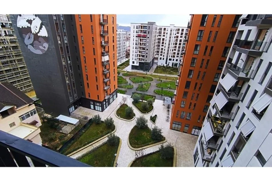 Tirane, jepet me qera apartament 1+1+Aneks+Ballkon , 90 m² 580 € (Rruga Kongresi Manastirit - Porcelan)