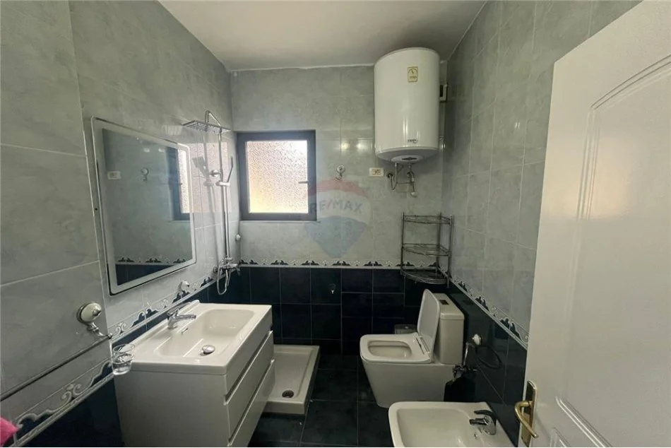 Tirane, shitet apartament 2+1 Kati 5, 90 m² 185.000 € (Rruga e Saraceve - Pazari i Ri)