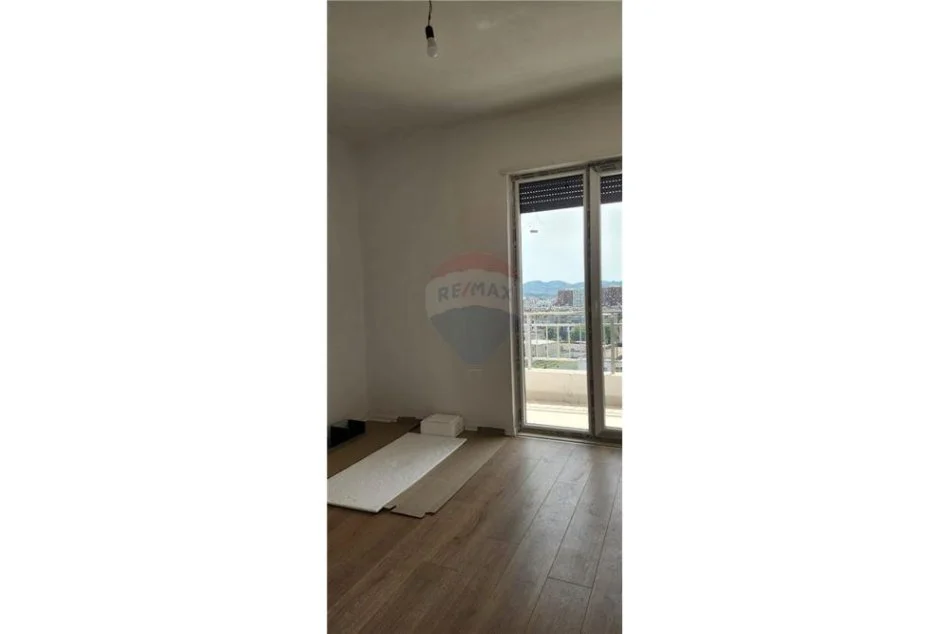 Tirane, shitet apartament 2+1 Kati 7, 88 m² 140.000 € (Perballe universitetit UET - Porcelan)