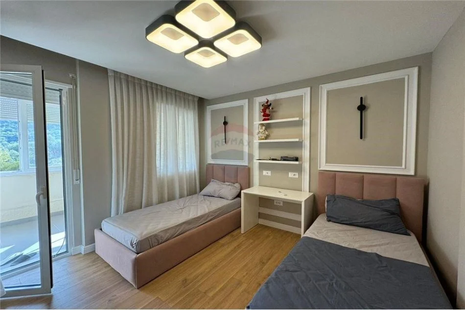 Tirane, shitet apartament 2+1 Kati 3, 103 m² 240.000 € (SHITET APARTAMENT 2+1+2 Tek Kopshti Zoologjik)