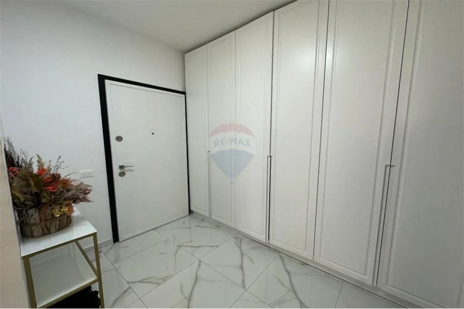 Tirane, shitet apartament 1+1+Aneks+Ballkon Kati 2, 80 m² 165.000 € (Rruga e Dibrës)