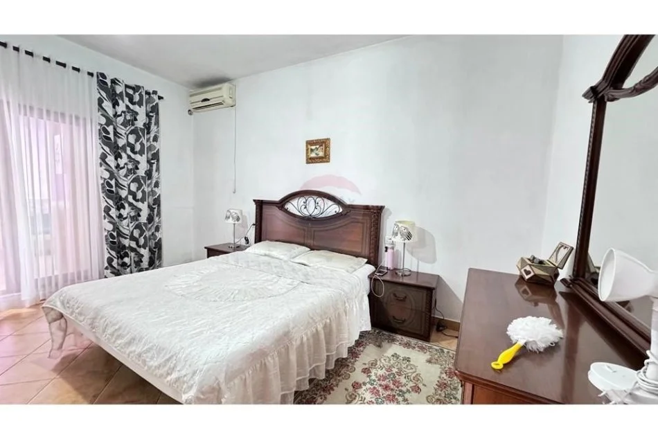 jepet me qera shtepi 2 Katshe Kati 2, 160 m² 450 € (Shtepi private per qira!)