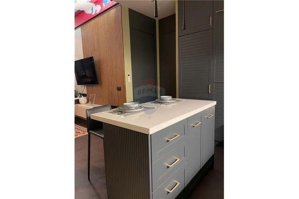 Tirane, jepet me qera apartament 1+1 Kati 3, 74 m² 900 € (Jepet apartament 1+1 ne Kompleksi Delijorgji!)