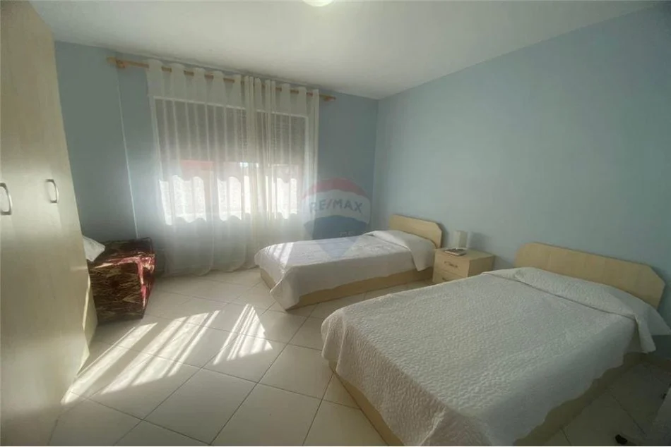 Tirane, jepet me qera apartament 2+1+Aneks+Ballkon Kati 9, 114 m² 800 € (Rruga e Barrikadave - Qendër)