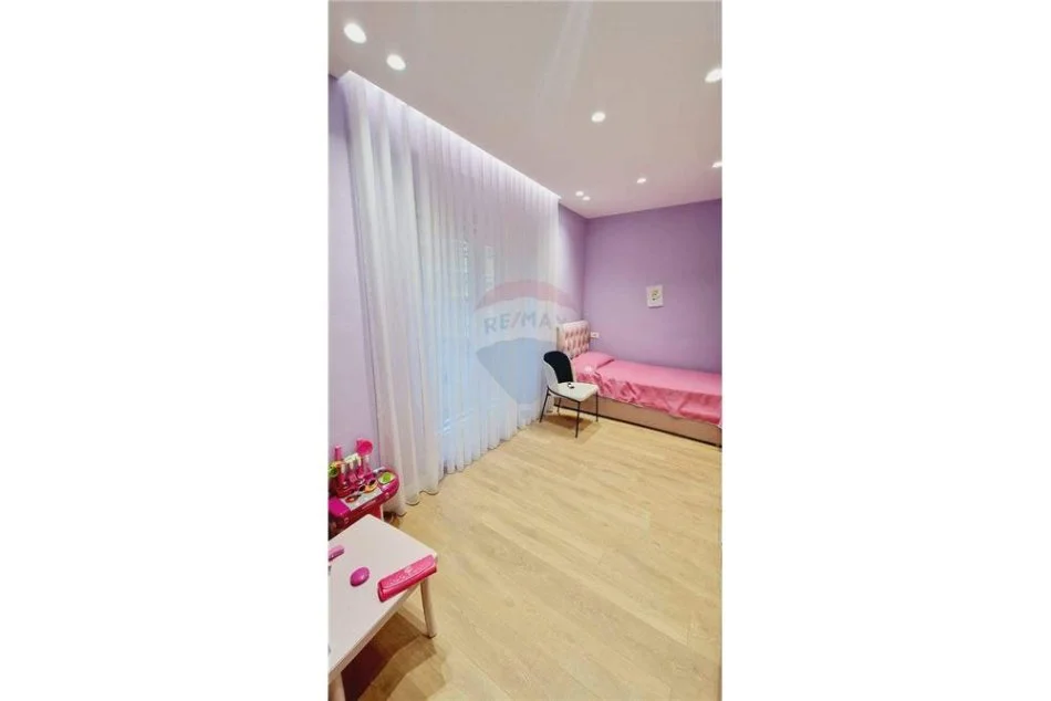 Tirane, jepet me qera apartament 2+1+Aneks+Ballkon Kati 1, 100 m² 750 € (Rruga e Dibrës - Selvia)