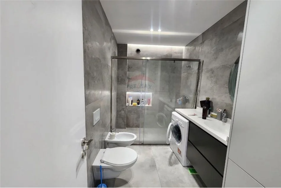 Tirane, shitet apartament 1+1 Kati 8, 61 m² 108.000 € (Hamdi Pepo - Selitë)